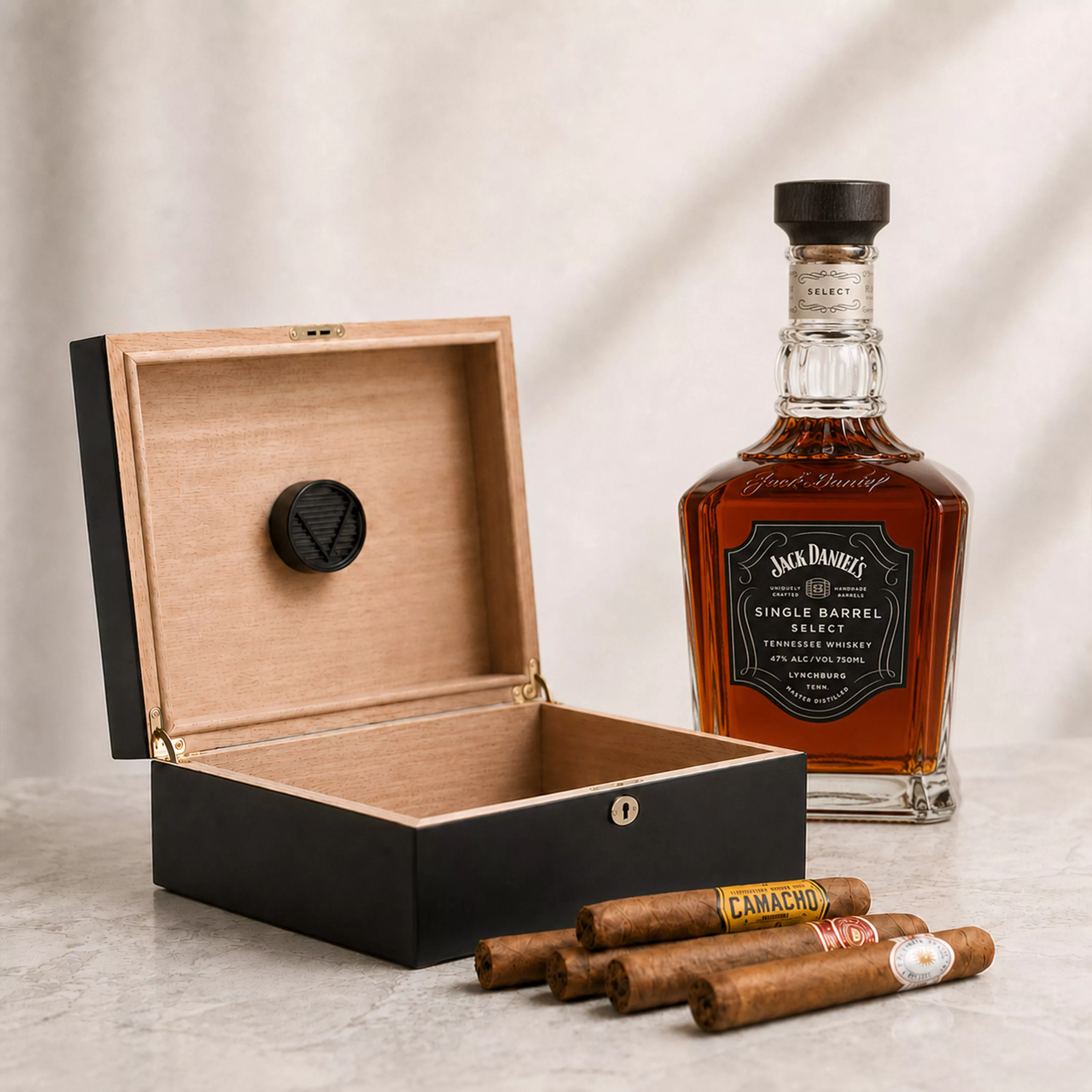 Jack Daniel's Single Barrel Whiskey & Cigar Humidor Gift Set